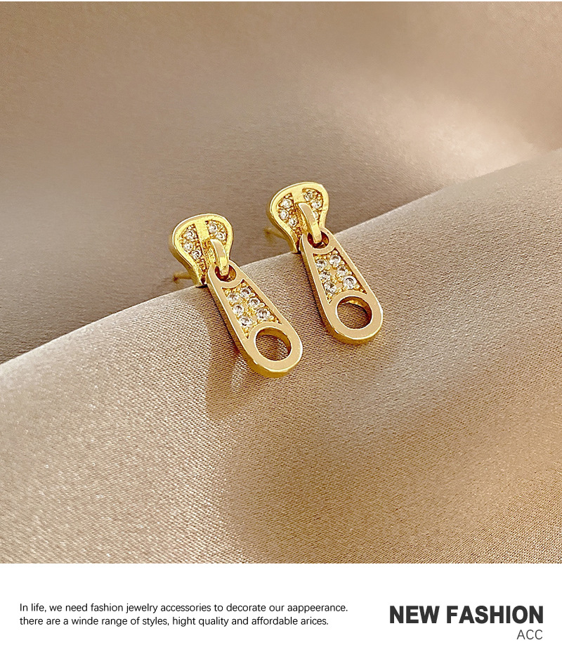 Korean Version Of The Design Net Red Zipper Copepr Earrings Ins Wind Fashion Micro-inlaid Zircon Earrings Female Cold Wind Wild Ear Jewelry display picture 9