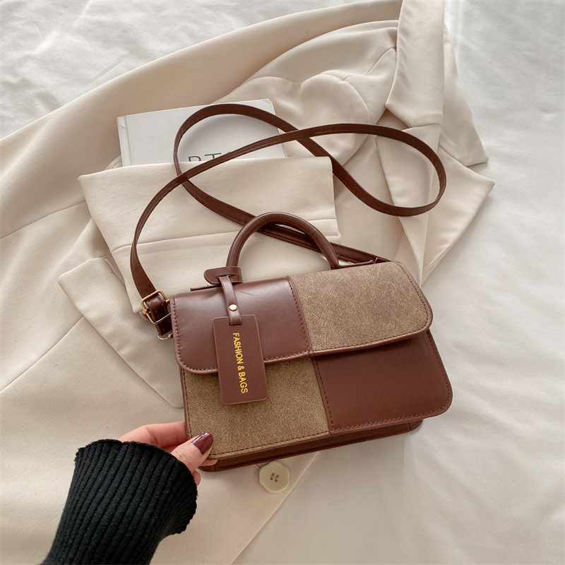 Bolso de mujer otoño / invierno 2024, nuevo estilo coreano de moda, bolso de brazo, bolso de diseño casual de color.