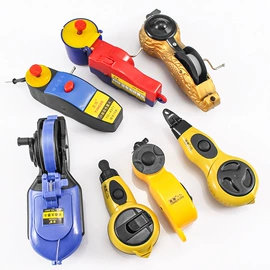 抹泥板;油灰刀;锤子