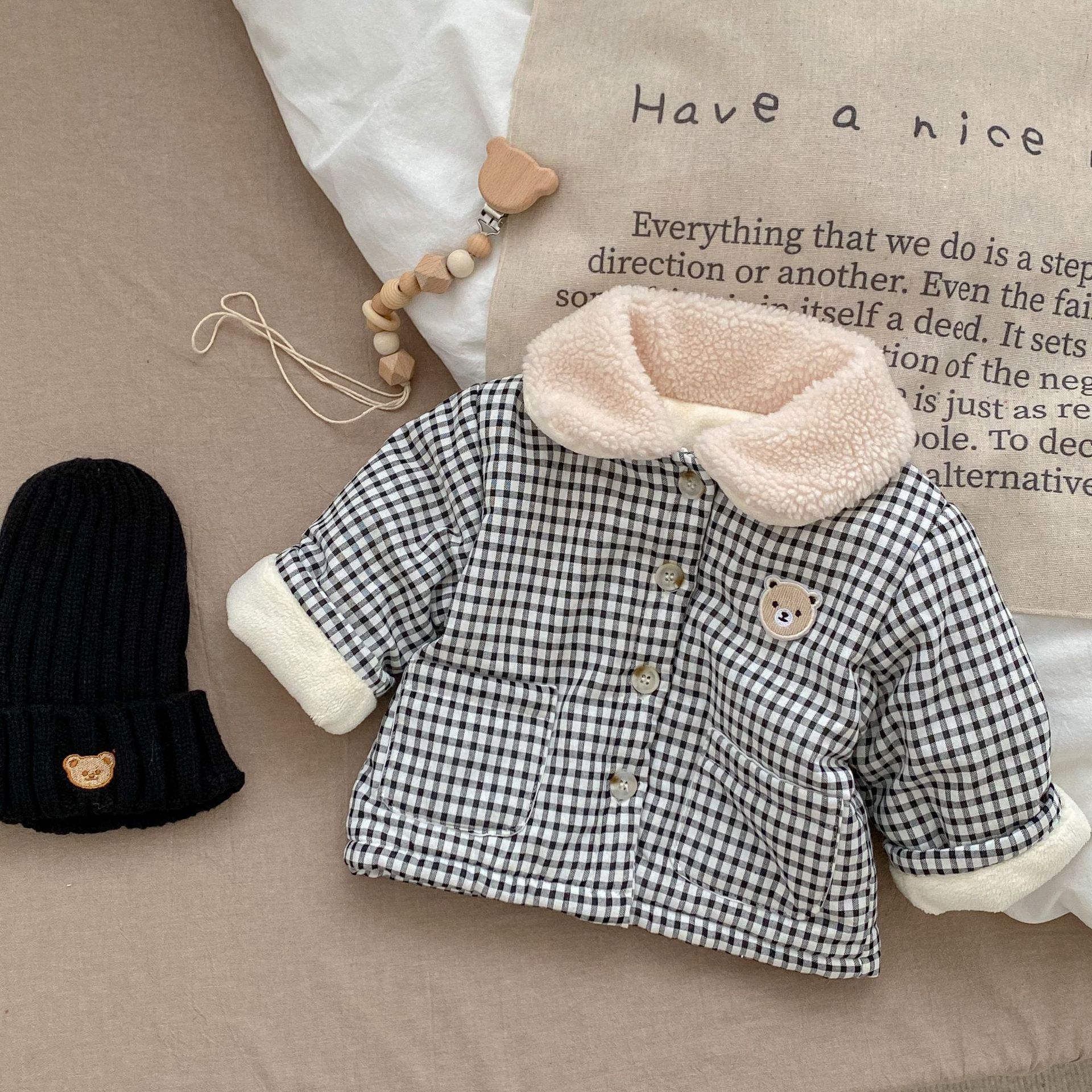 INS estilo coreano bebé ropa de invierno acolchado contraste de color a cuadros oso hombres y mujeres bebé engrosado abrigo de algodón acolchado Outwear Chaqueta de algodón acolchado