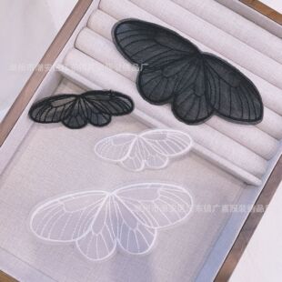 ͯ�b�ٽz��򽑻��N���b�o�ϰ�ɫ�W�����W��С̖�������̽����N