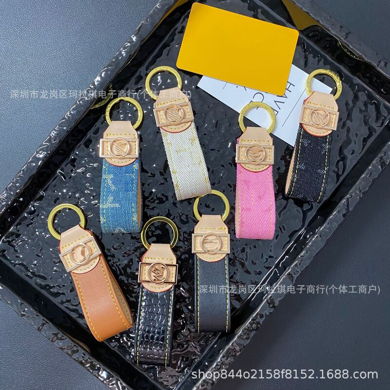 Trendy Brand Keychain, Car Keychain, European and American Luxury Brand Bag Accessory, Luxurious Bag Keyring Pendant, Popular Foreign Trade Item