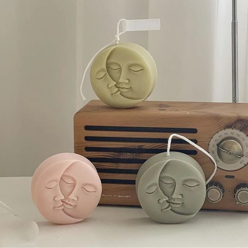 Nouvelle-lune-soleil-en-forme-