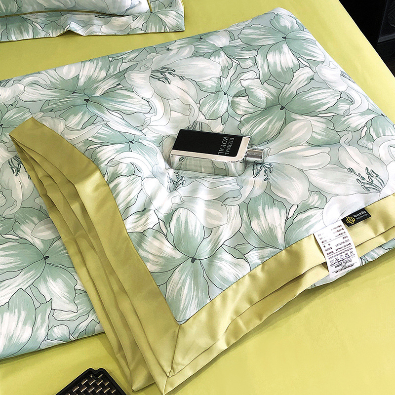 Factory Direct Selling European Style Printed Summer Quilt Set of Four Pieces, Summer Washable Silk Smooth Summer Cooling Quilt, Tencel Thin Blanket