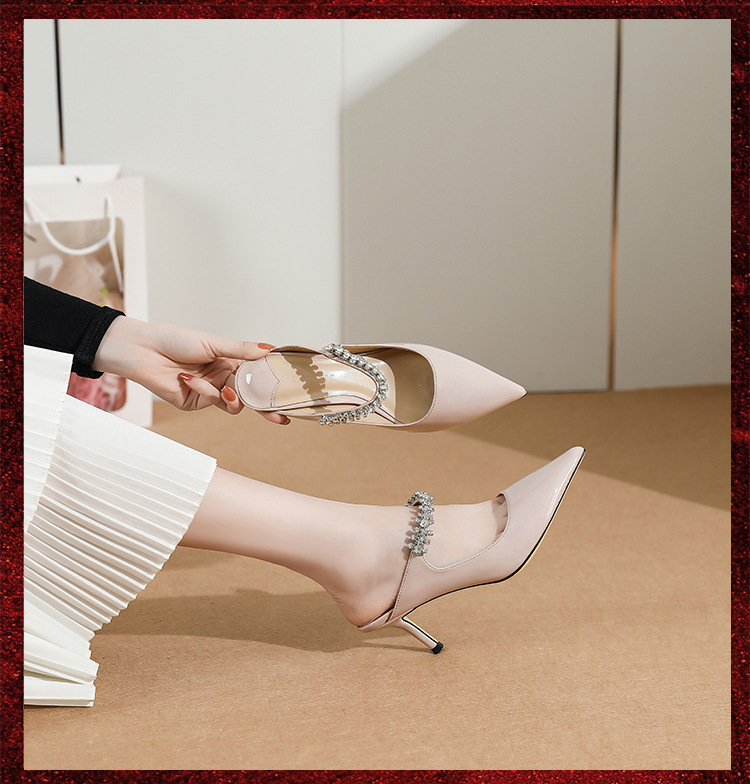 Sandalias de charol con punta puntiaguda y tacón alto de 2025, nuevas sandalias de verano con diamantes de imitación en color, tacón alto fino, punta abierta, elegantes, estilo halter, a la moda._voghion.com