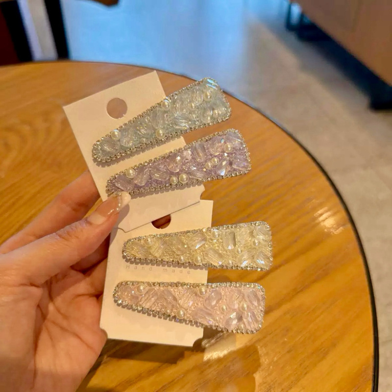 Korean triangular hair clip with crystals, sweet and versatile BB clip for side bangs and stray hair, back of the head clip Korean triangular hair clip with crystals, sweet and versatile BB clip for side bangs and stray hair, back of the head clip