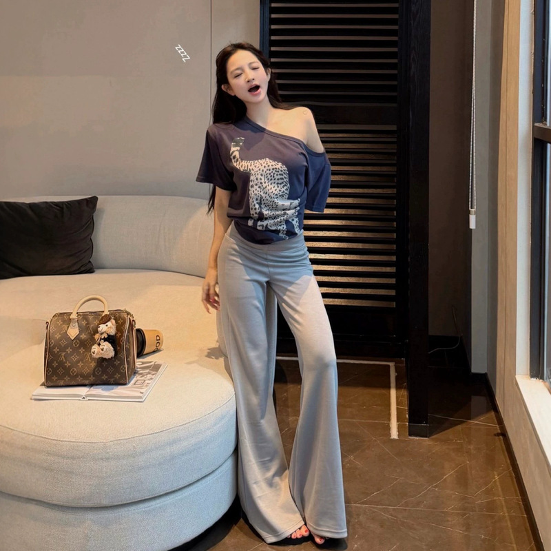 Navy Blue Leopard Print One-Shoulder Short-Sleeve T-Shirt for Women, 2026 Summer Trendy Slim-Fit Irregular Off-Shoulder Top Navy Blue Leopard Print One-Shoulder Short-Sleeve T-Shirt for Women, 2026 Summer Trendy Slim-Fit Irregular Off-Shoulder Top