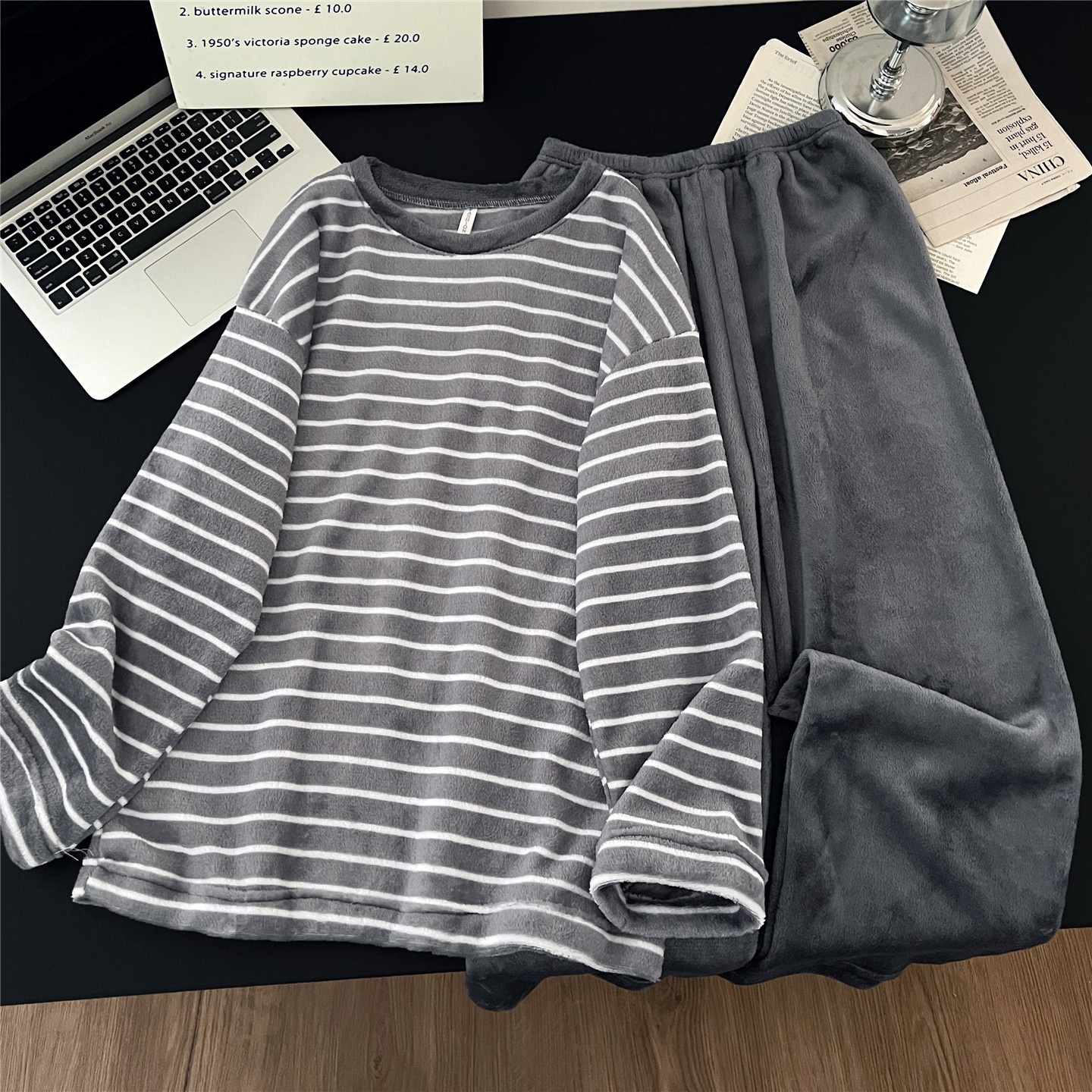 2025 Autumn and Winter Men's Pajamas Coral Fleece Warm Long Sleeve Thickened Flannel Internet Popular Style Student Dormitory Set