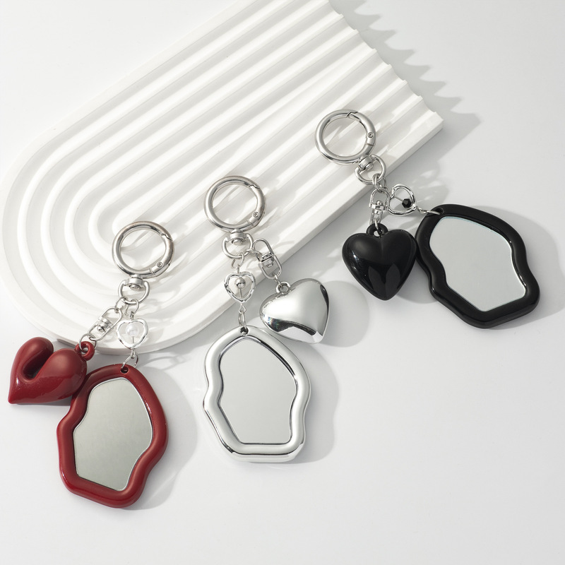 Cross-border Explosions Sweet Cool Exquisite Fashion Acrylic Love Pendant Bag Hanging Alien Makeup Mirror Keychain Accessories