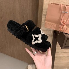 ブドウのお母さんの同じ毛のスリッパの女性は秋冬の高級感の松餅の厚い底の毛の絨毛の怠け者の靴の女性を着ます。