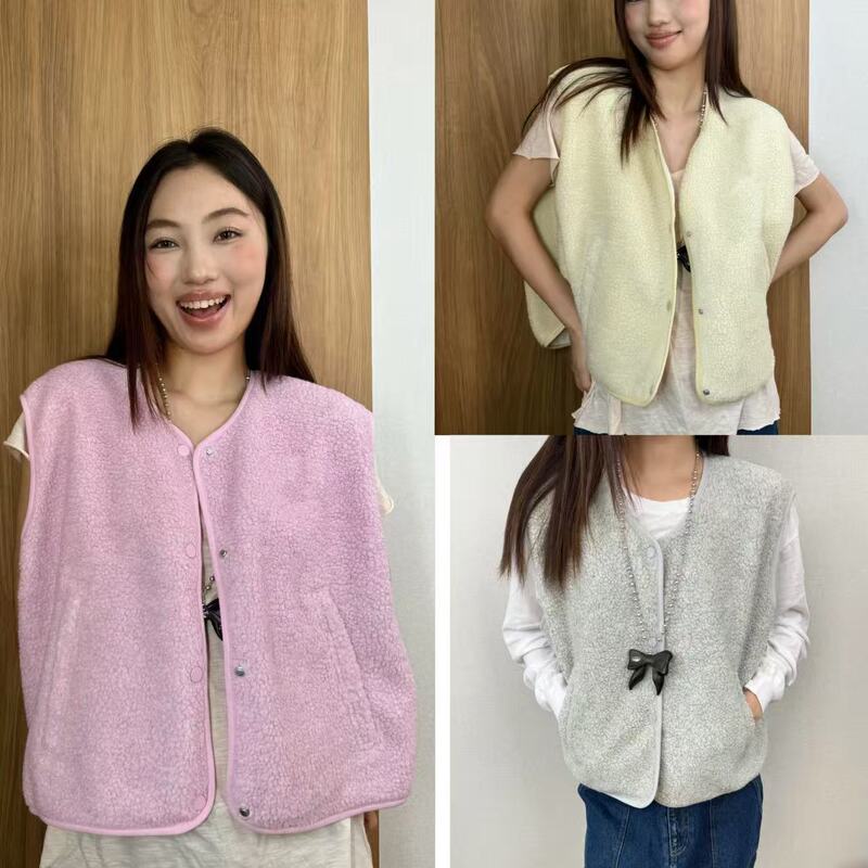 French-Style Niche 2025 Autumn and Winter New Fleece Sleeveless Knit Casual Loose Versatile Vest Top French-Style Niche 2025 Autumn and Winter New Fleece Sleeveless Knit Casual Loose Versatile Vest Top