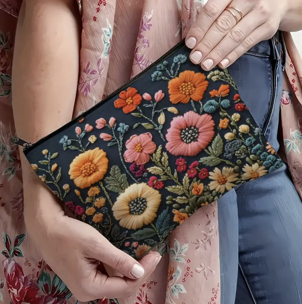 Amazon poliéster transfronterizo impresión digital 3D estereoscópica bordado floral decoración bolsa de maquillaje al por mayor comercio exterior