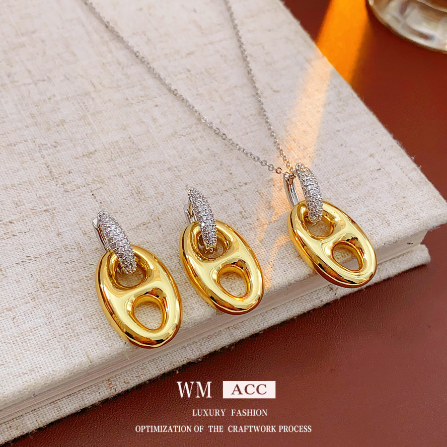 Oro verdadero chapeado nariz de cerdo conjunto de geometría moda europea y americana versátil ligera de lujo pendientes de diamante collar de alta calidad para mujeres