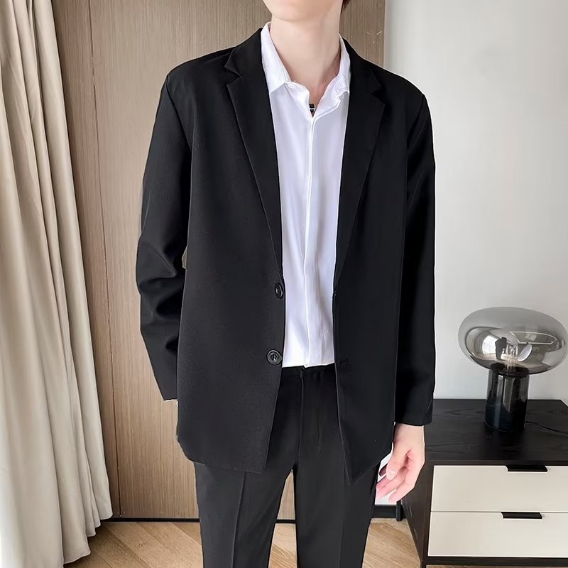 검은색