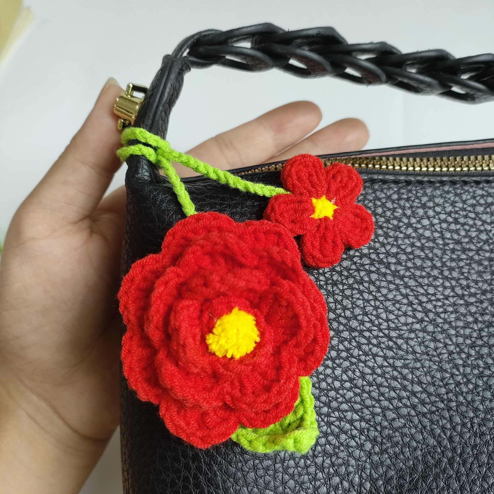 Hecho tejida a mano planta de lana bricolaje llavero girasol Camelia pequeña bolsa colgante producto terminado
