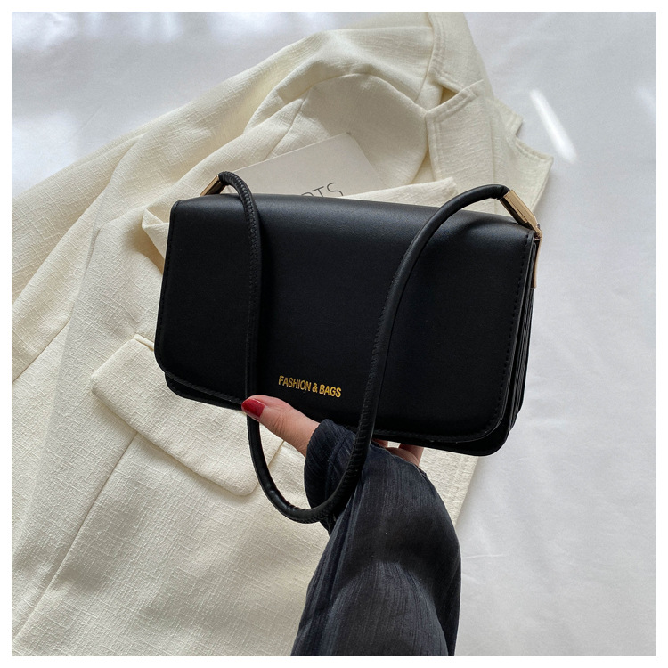 Texture simple et à la mode petit sac carré 2024 nouveau sac à bandoulière polyvalent de banlieue version coréenne sac à aisselles design de niche à la mode_voghion.com