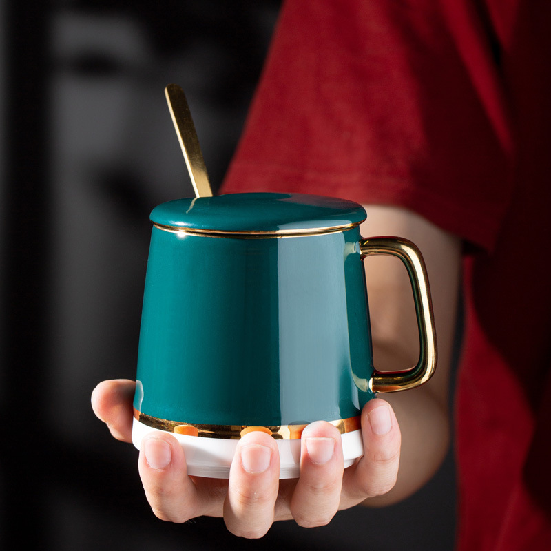 Taza de dos colores Taza de café verde oscuro Bronceado Taza de cerámica verde militar con tapa Cuchara Caja de regalo Bolsa con LOGOTIPO