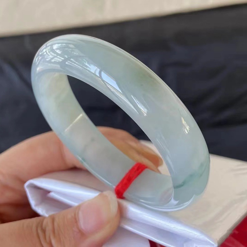 Vòng tay ngọc bích tự nhiên Miến Điện A màu xanh nhạt băng cao chi tiết 2