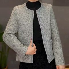 一件代发2025秋季新款时尚气质轻奢减龄修身显瘦小香风短款外套潮