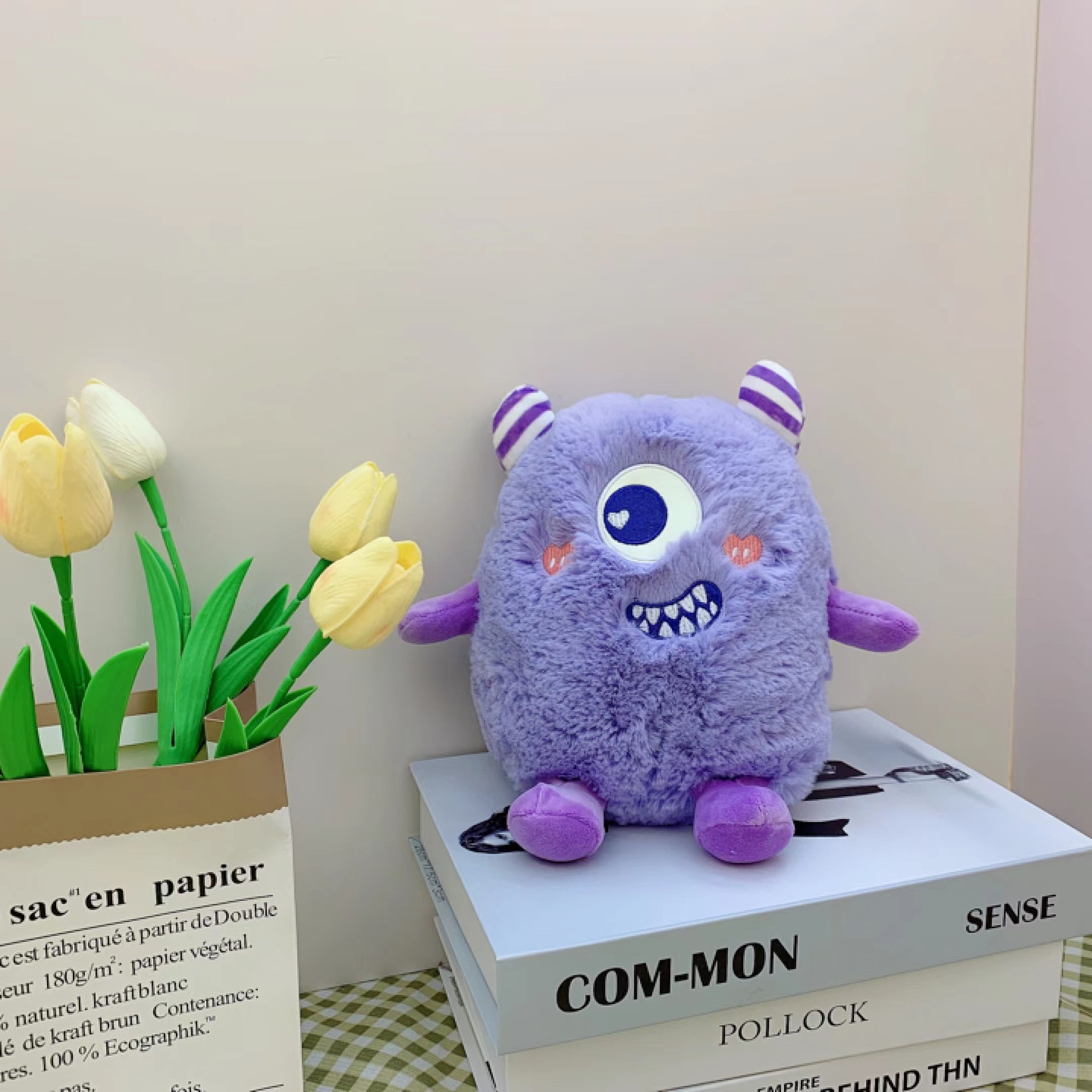 Nuevo peluche de monstruo pequeño, feo pero adorable, estilo adorable para niñas, fabricante de máquinas de garras de ocho pulgadas, venta al por mayor