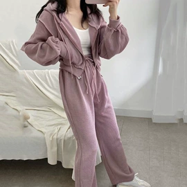 女式T恤;连衣裙;女式卫衣