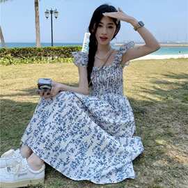 海边度假风连衣裙夏季新款森系小清新蓝色碎花飞飞袖背心裙子女装