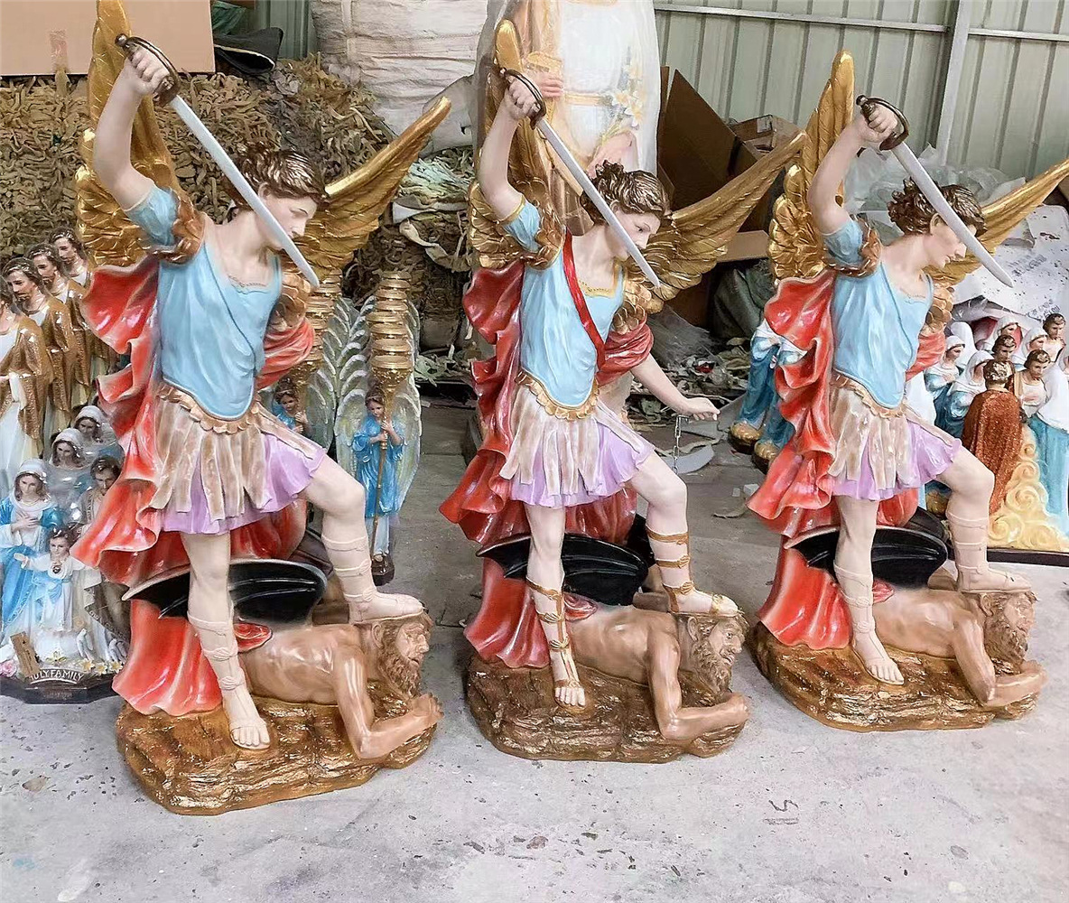 140cm San Miguel Ángel Ornamento Mirror Estatuas de vidrio FRP Decoración de la iglesia 120