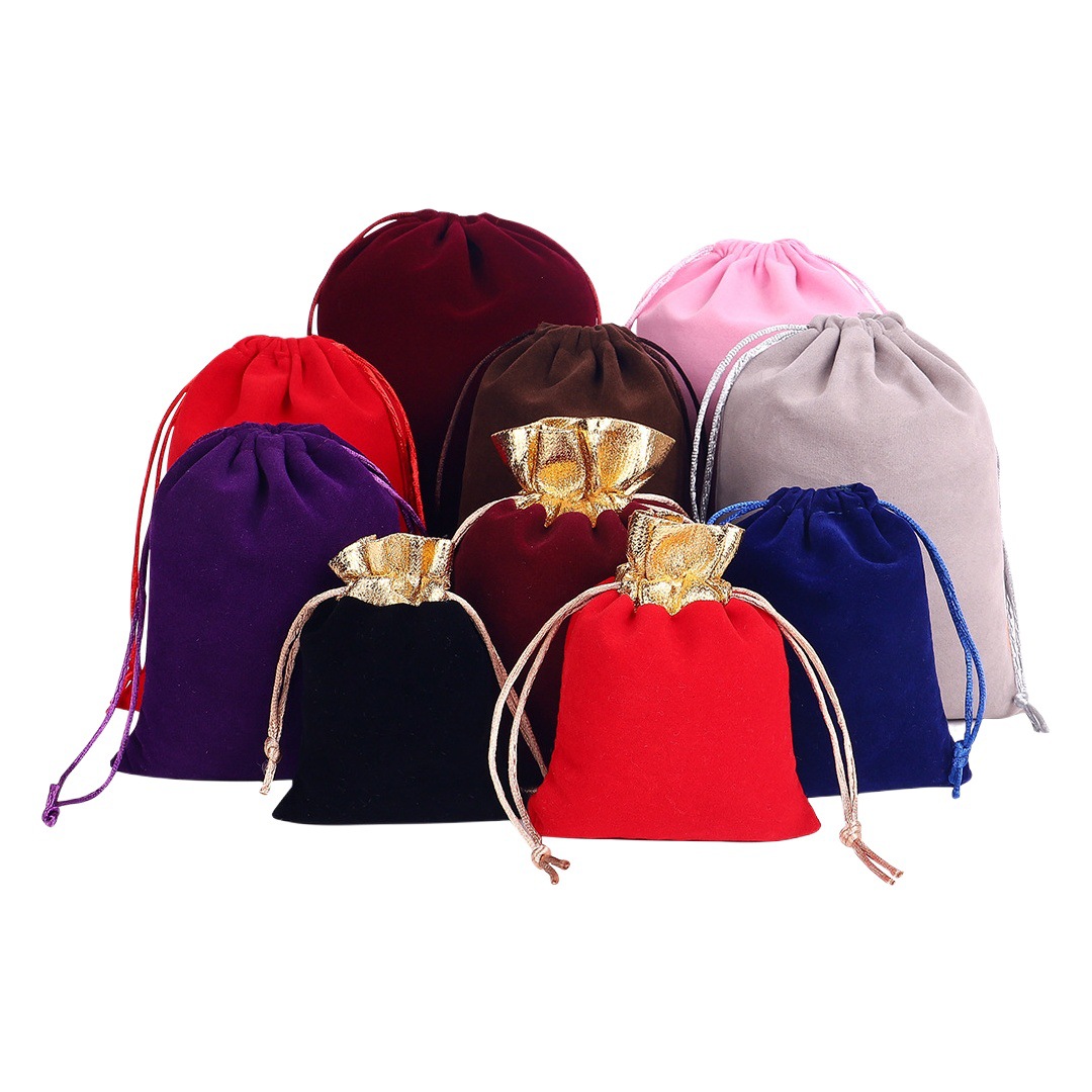 Bolsa de franela con bolsillo con cordón al por mayor Bolsa de joyería con puerto con cordón para almacenamiento de auriculares Bolsa de tela pequeña Bolsa con cordón de franela negra