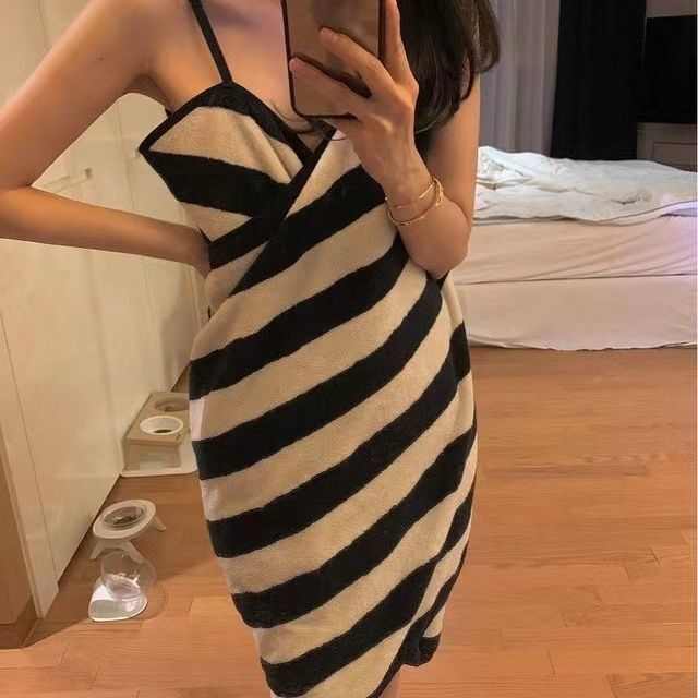 Daifa Striped Coral Fleece Bath Towel Sling Skirt Sexy Mid-length Bath Skirt Bathing Home Outdoor Seaside Wearable Daifa Striped Coral Fleece Bath Towel Sling Skirt Sexy Mid-length Bath Skirt Bathing Home Outdoor Seaside Wearable