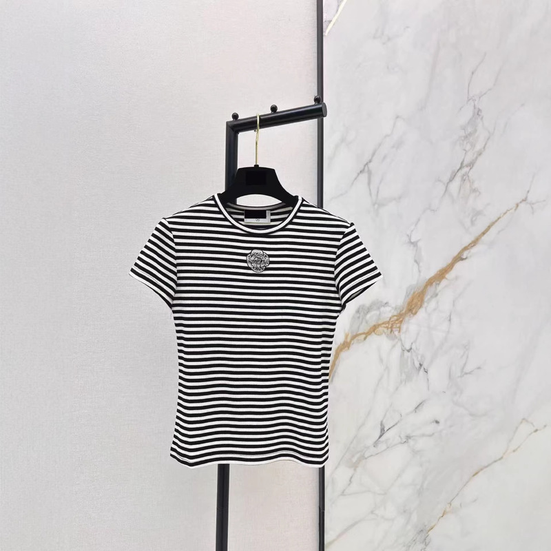 Shenzhen Nanyou 26 Early Spring High-End Women's Clothing Simple Beaded Camellia Round Neck Short-Sleeved T-Shirt