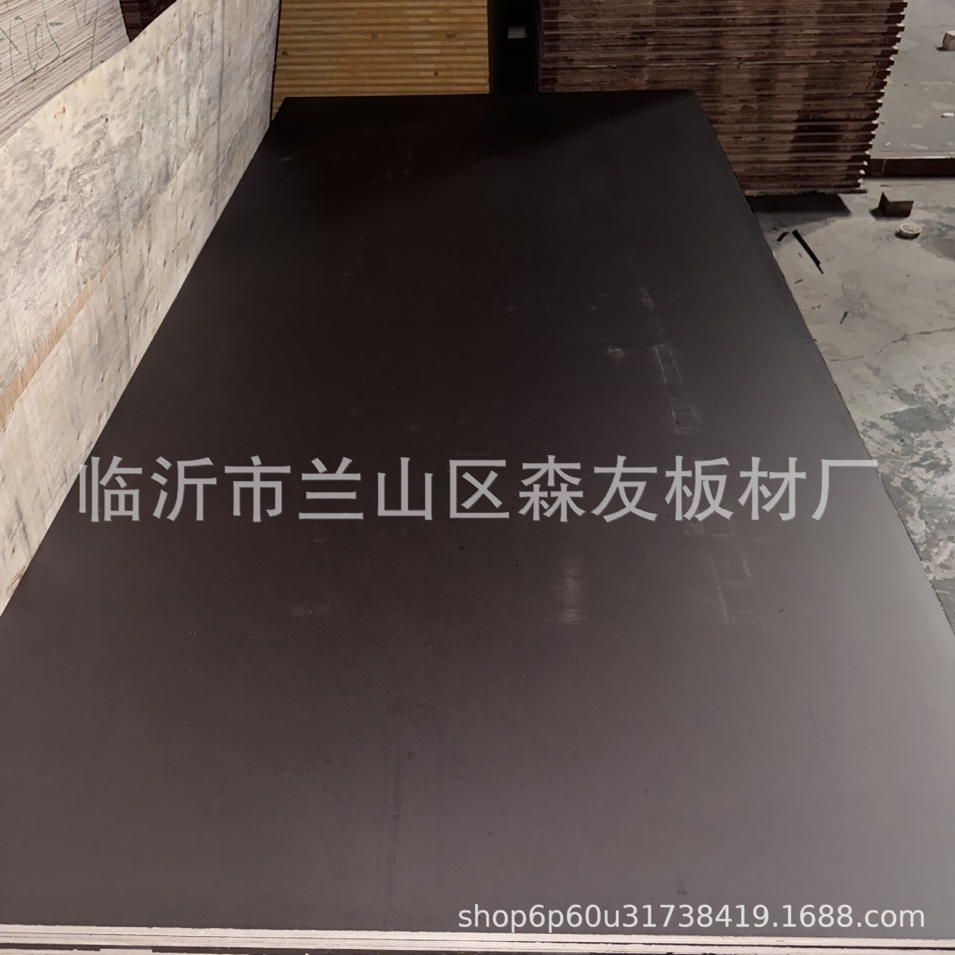 17mm黑色覆膜板清水模板建筑覆膜板二次成型工地支模用舞台支架板