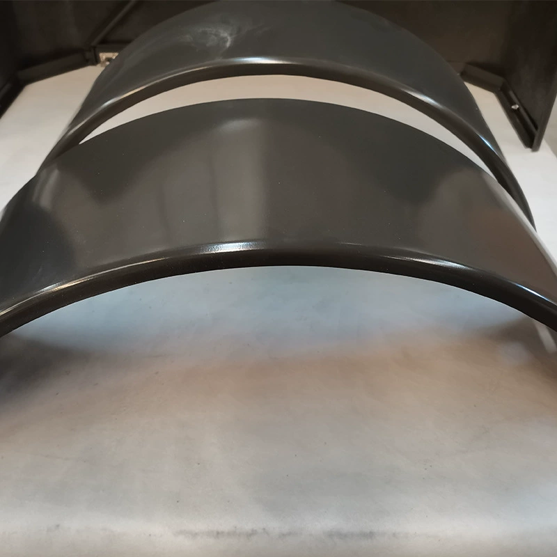 Инженерные колпаки для колес из стекловолокна могут быть обработаны на нашем собственном заводе, готовые оптовые автомобильные противоскользящие модификации.