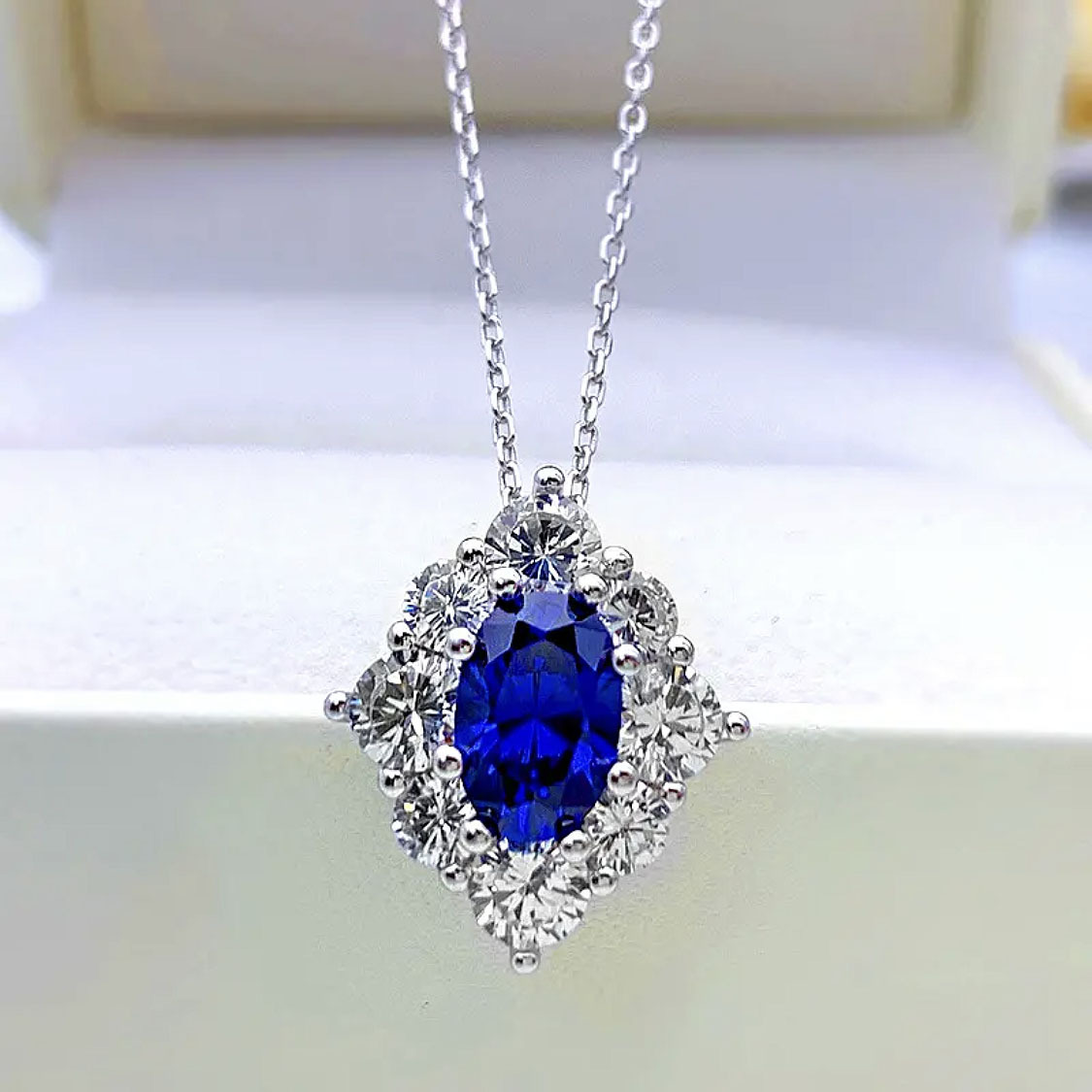 辉之翼珠宝 2023新款项链欧美气质蓝锆石S925银6*9几何型吊坠40+3