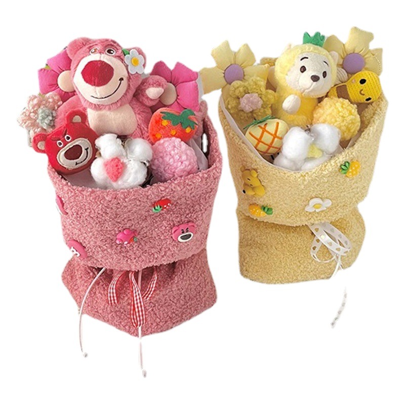 Día de San Valentín de Tanabata Regalo de mano Oso de fresa Coulomi Muñeca Ramo de muñeca Regalo de cumpleaños para novia infantil