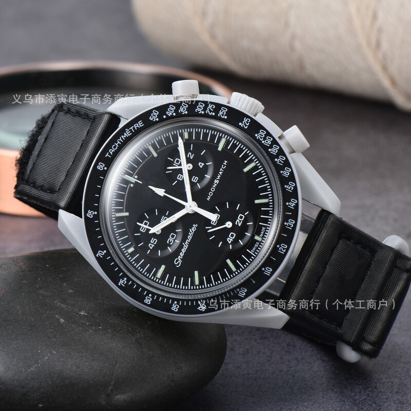 Popular European Watch Foreign Trade Model Alloy Moon Joint Model Three-Pin Men's Luxury Watch Quartz Watch Manufacturer Wholesale Popular European Watch Foreign Trade Model Alloy Moon Joint Model Three-Pin Men's Luxury Watch Quartz Watch Manufacturer Wholesale