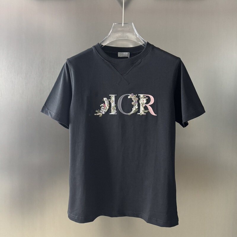In Stock 2025 Early Spring New Classic Style Gradient Floral Embroidery T-Shirt Short-Sleeve Men's Top In Stock 2025 Early Spring New Classic Style Gradient Floral Embroidery T-Shirt Short-Sleeve Men's Top