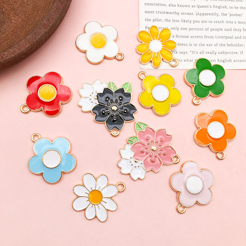 4g Weight Pendant Jewelry Making Type 19 * 21mm, 20*22MM, 25*25mm Jewelry Making Size DIY Jewelry Accessories Classification 1 Piece Quantity Alloy Material Flower Pattern Polished Finish Enamel Design Cartoon Style, Sweet Style 1 Piece 19 * 21mm 20*22MM 25*25mm Alloy Flower Polished Pendant 2