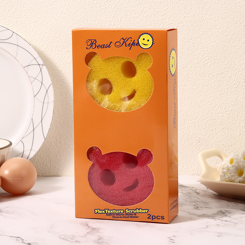 상자에 담긴 만화 박쥐 2개(노란색과 빨간색 각 1개)