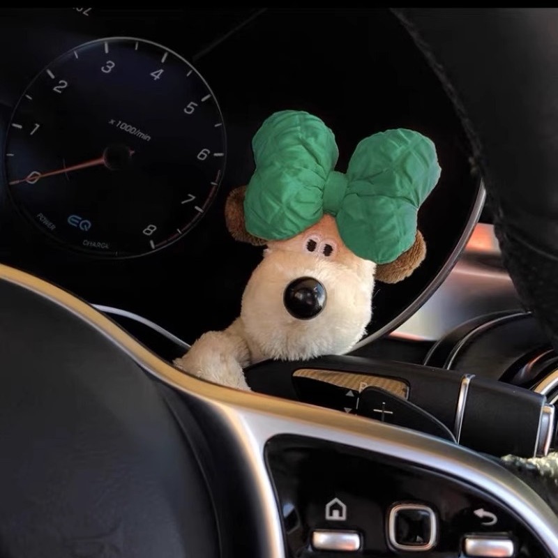 Adornos pequeños para automóvil, lindo perro reparador, muñeco de peluche para mujer, tapón interior de automóvil de alta calidad, decoración, limpiaparabrisas rojo neto