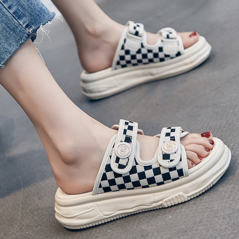 2024 nuevas sandalias deportivas de las mujeres estilo Chanel Velcro estudiante plataforma punta abierta moda Plaid playa zapatos moda mujer