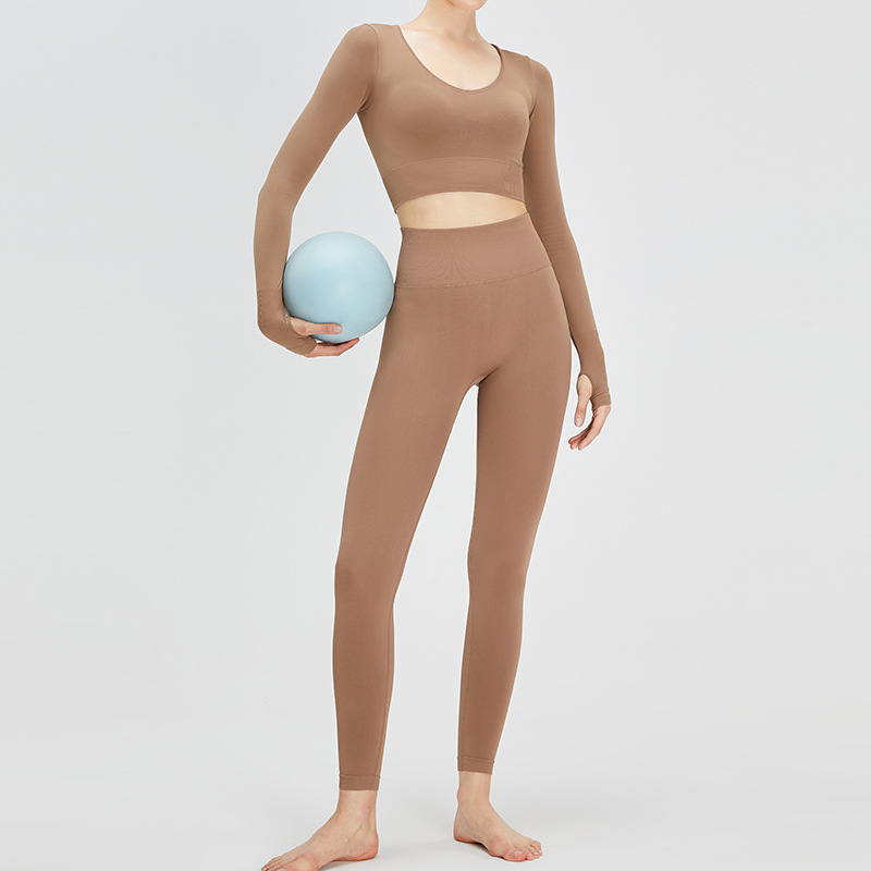 Europea y americana con cuello en V sexy yoga traje melocotón cadera levantamiento ejercicio traje de las mujeres del mismo color fitness al aire libre conjunto de dos piezas