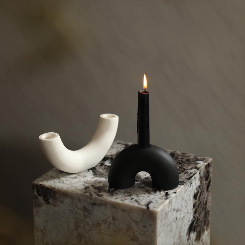 Medieval silencioso viento cerámico pedestal hogar retro negro y blanco accesorios de decoración para el hogar mesa de comedor candelabros adornos