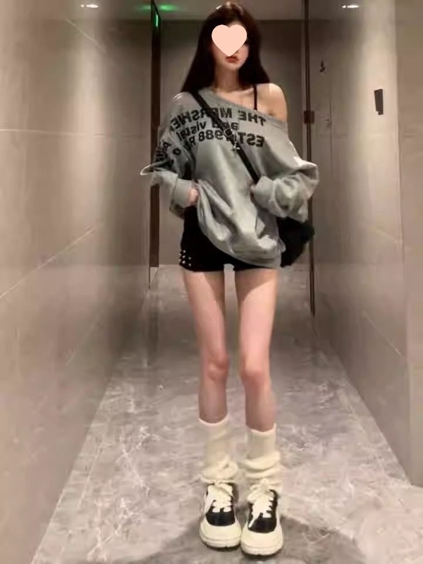美式斜肩字母设计感长袖卫衣女新款辣妹慵懒风宽松春秋季上衣|undefined