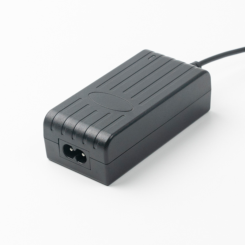 金鑫宇12V2.5A 14.4V2A 14.6V2A安防监控摄像头开关电源适配器