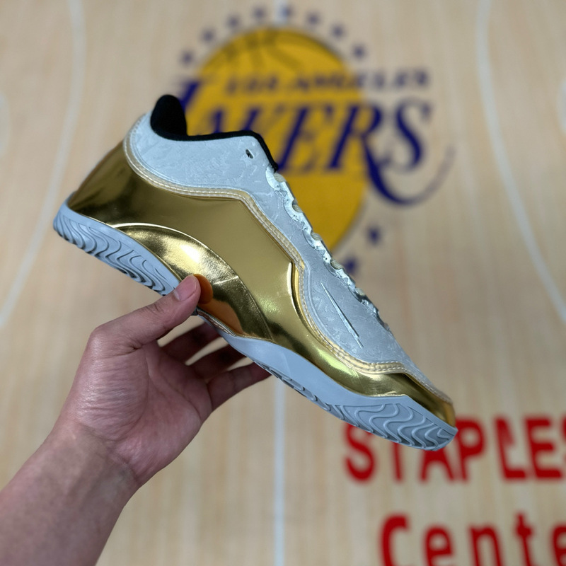Foreign Trade James 23th Generation Practical Basketball Shoes LBJ23 Dream Slayer Crown Support Rebound Men's and Women's Sports Shoes Foreign Trade James 23th Generation Practical Basketball Shoes LBJ23 Dream Slayer Crown Support Rebound Men's and Women's Sports Shoes