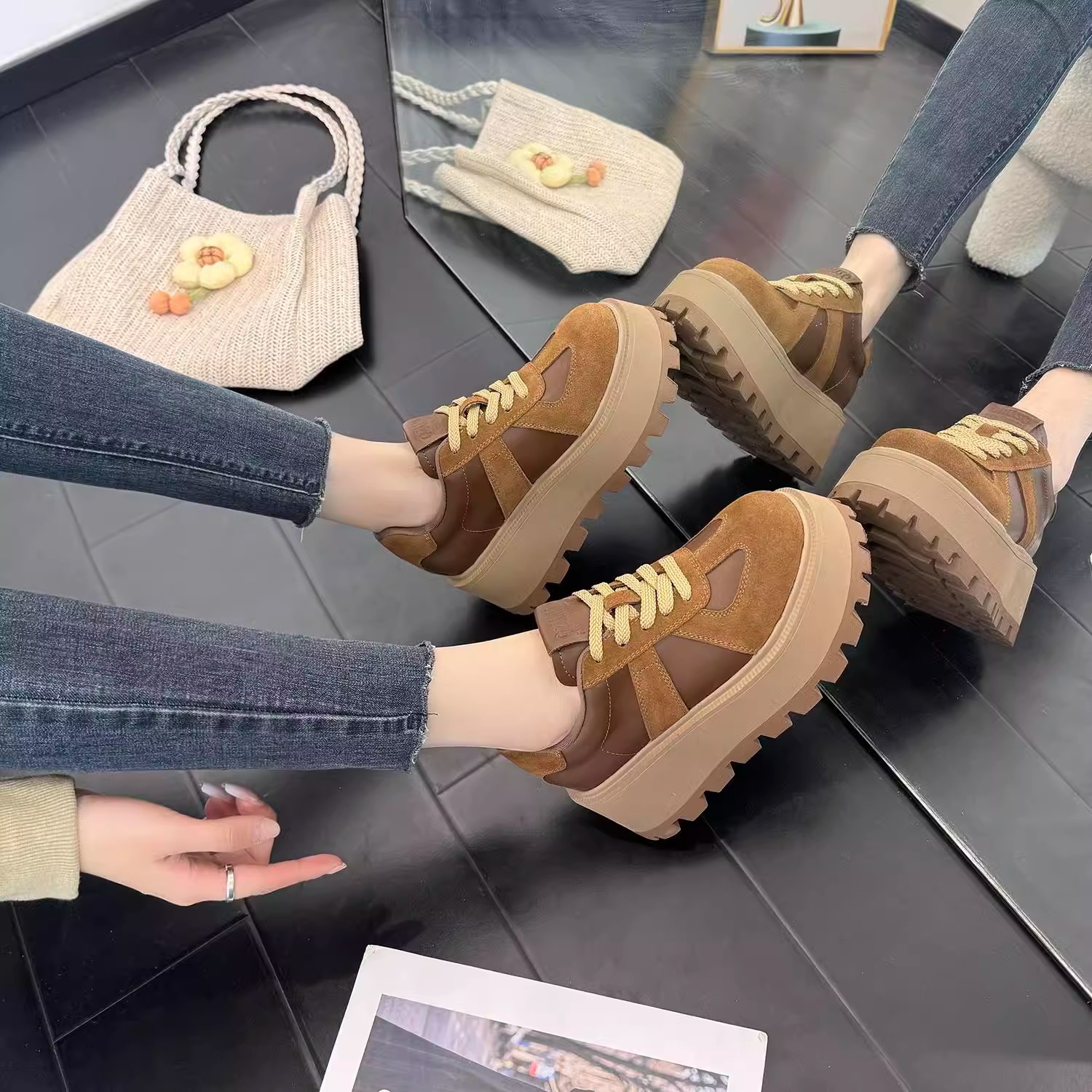 [Tormenta de polvo] Sonido explosivo amor alto 7C2024 principios de otoño nuevos zapatos de mujer de temperamento de moda casual