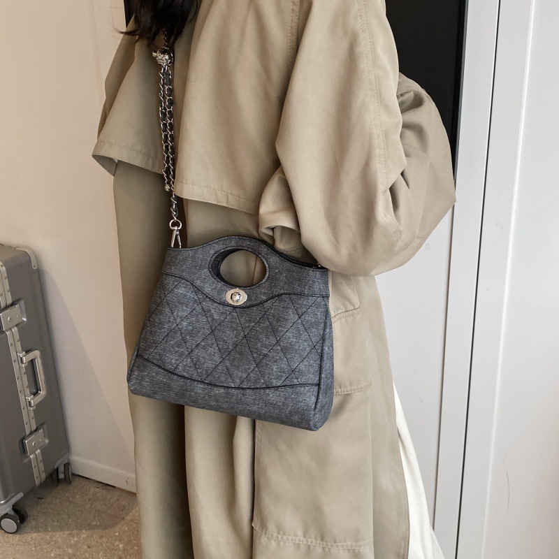 Versión coreana del bolso de estilo pequeño y fragante 2025 verano nuevo bolso femenino bolso de hombro con bordado de rombo bolso de mensajero de cadena retro