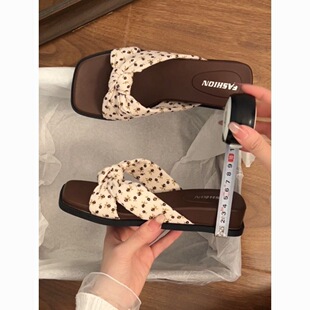 2026�W�t��������µ����gһ��ЬŮС���OӋ�иɃ�����һ����Ь