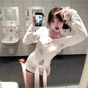 ��ɫһ��¶���L��t��Ů�����OӋ��С�������@�������ô��������