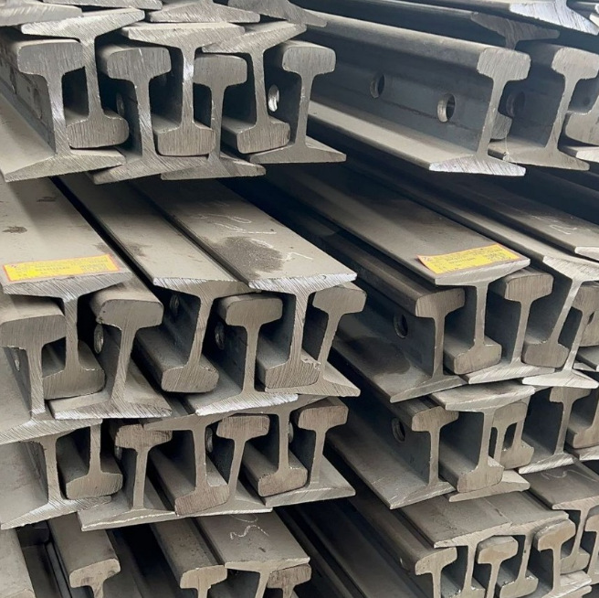 厂家批发钢轨耐用钢轨轨道交通用轻轨重轨道钢制起重设备多规格